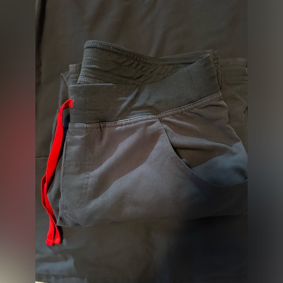 Figs Charcoal Scrub Set Sizes S/MP - Picture 2 of 3